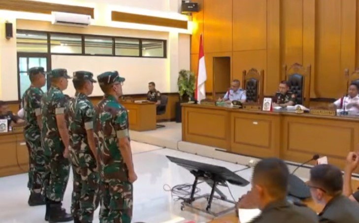 Empat anggota TNI pelaku penyiraman air keras terhadap aktivis KontraS menjalani persidangan di Pengadilan Militer II-08 Jakarta, Rabu (29/04/2026).