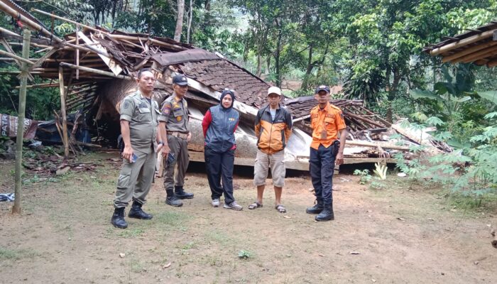 Cuaca Ekstrem Picu Rumah Roboh di Gegerbitung, Satu KK Terdampak