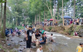 Hidden Gem di Kaki Gunung Gede Pangrango Sukabumi, Sungai di Pasir Datar Caringin Jadi Diserbu Wisatawan