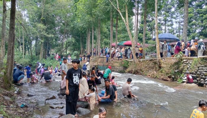 Hidden Gem di Kaki Gunung Gede Pangrango Sukabumi, Sungai di Pasir Datar Caringin Jadi Diserbu Wisatawan