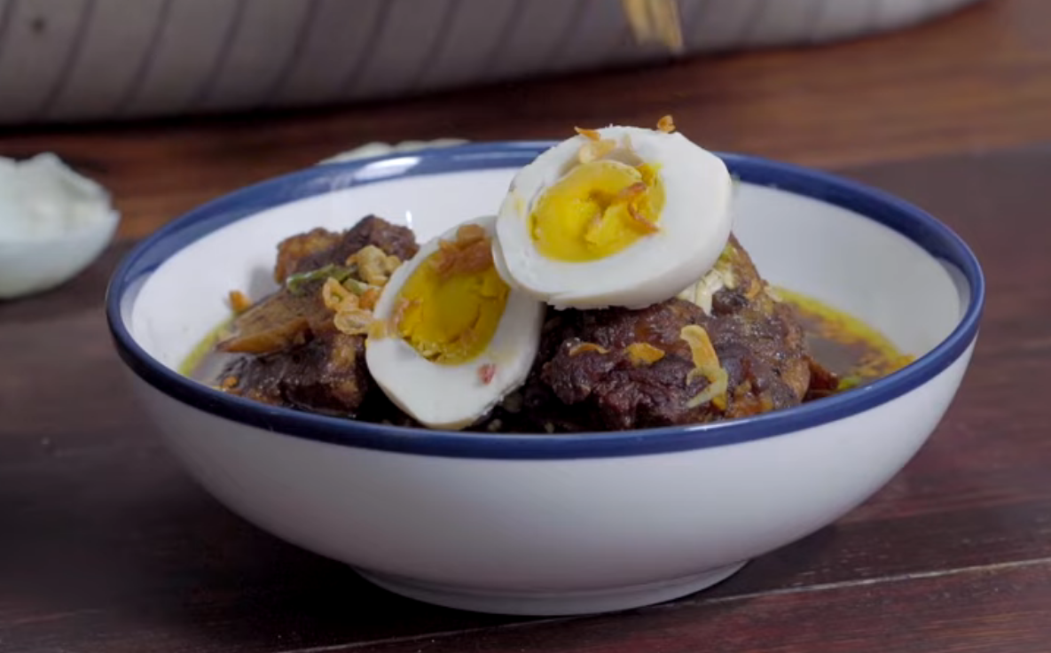 Resep Rawon Buntut Sapi, Sajian Kuah Hitam Pekat yang Kaya Rempah