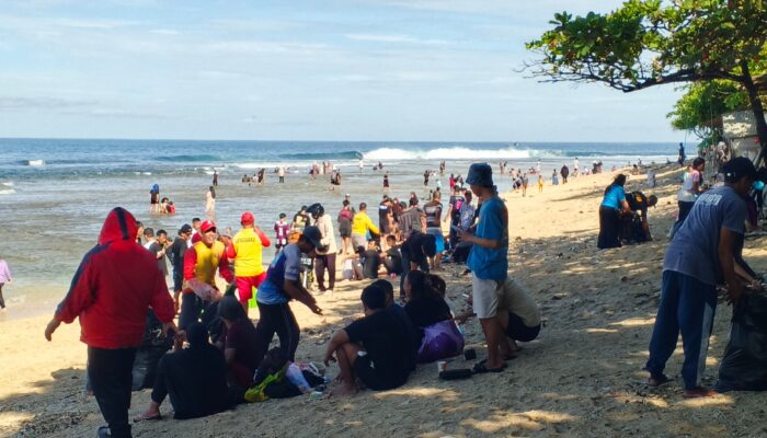 Pantai Cibuaya Jadi Magnet Wisatawan, Pesona Alamnya Masih Asri dan Memikat