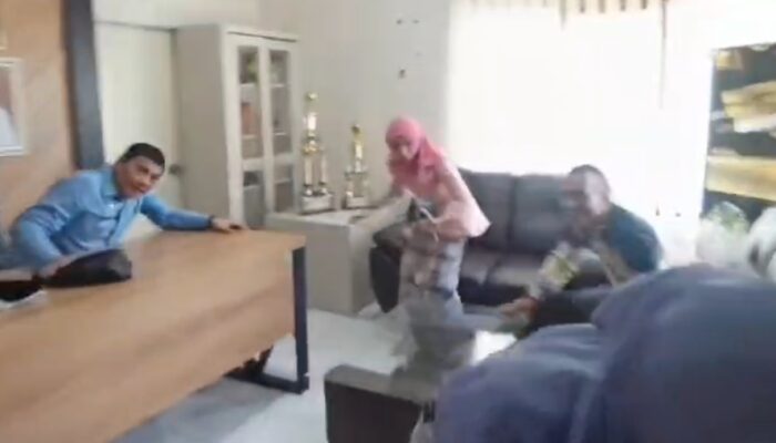 Simulasi Gempa Guncang Kantor Kecamatan Surade, Pegawai Berhasil Evakuasi dengan Cepat