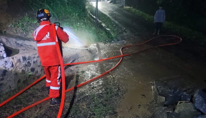 Hujan Deras Picu Banjir dan Longsor di Nagrak Sukabumi, Akses Jalan Sempat Terputus