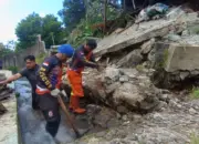 Drainase Tersumbat Picu Banjir, BPBD Sukabumi Turun Tangan Bersihkan Saluran di Warudoyong