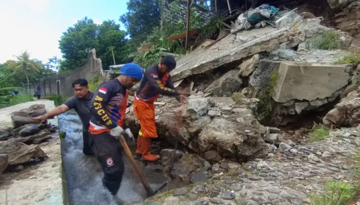 Drainase Tersumbat Picu Banjir, BPBD Sukabumi Turun Tangan Bersihkan Saluran di Warudoyong