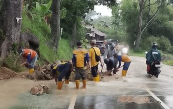 Hujan Deras Picu Longsor di Nyalindung, Jalur Sukabumi–Sagaranten Sempat Lumpuh