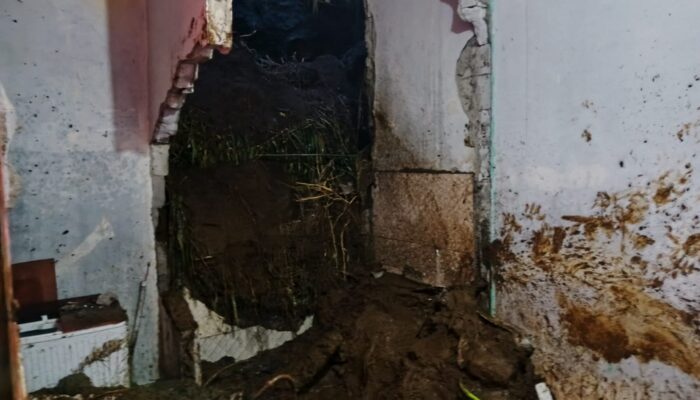 Tragedi Longsor di Sukalarang: Korban Diduga Meninggal Akibat Kekurangan Oksigen