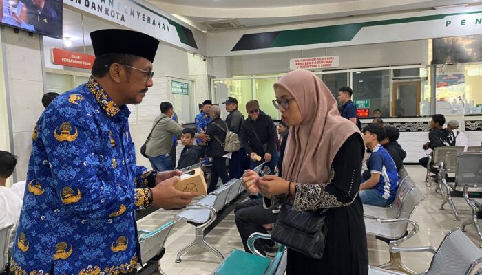 Sidak ke Samsat Cibadak, Bupati Sukabumi Apresiasi Kebijakan Bayar Pajak Tanpa KTP Pemilik lama