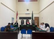 Suasana sidang pembacaan putusan perkara gugatan praperadilan terhadap penetapan tersangka TR, ibu tiri Nizam di PN Cibadak, Palabuhanratu, Kabupaten Sukabumi, Senin (20/04/2026).