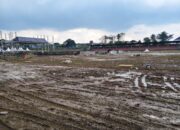 Kondisi lapang Stadion Suryakencana Kota Sukabumi usai konser.