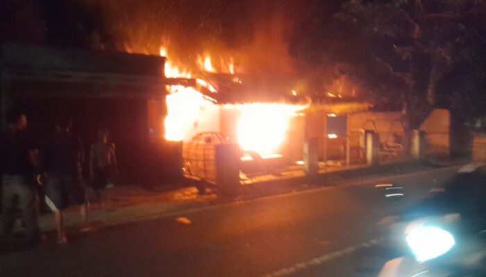 Kebakaran Hanguskan Bangunan Posyandu dan PAUD di Pamuruyan Sukabumi