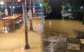 Banjir di Cisolok Sukabumi Hanyutkan 3 Mobil Wisatawan, Satu Belum Ditemukan