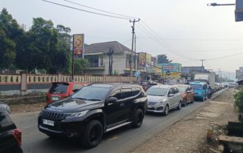 Cibadak Macet Parah, Antrean Kendaraan Mengular dari Arah Bogor dan Sukabumi