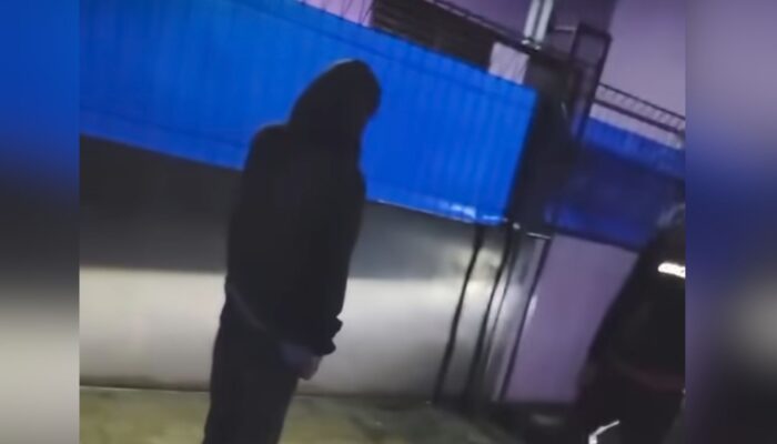 Pria Berdiri Mematung Berjam-jam di Kota Sukabumi, Polisi Ungkap Penyebabnya