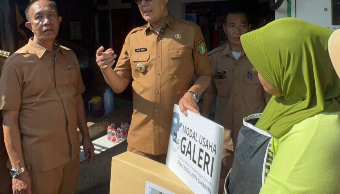 Wali Kota Ayep Zaki Kembali Salurkan Program 12 PAS, KPM dan UMKM Terima Bantuan Tunai hingga Peralatan Usaha