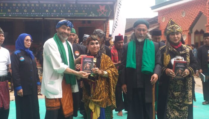 16 Pesilat Italia Dalami Pencak Silat di Ponpes Dzikir Al-Fath Kota Sukabumi