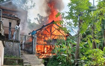 Korsleting Diduga Jadi Pemicu, Satu Keluarga di Gunungguruh Kehilangan Rumah Akibat Kebakaran