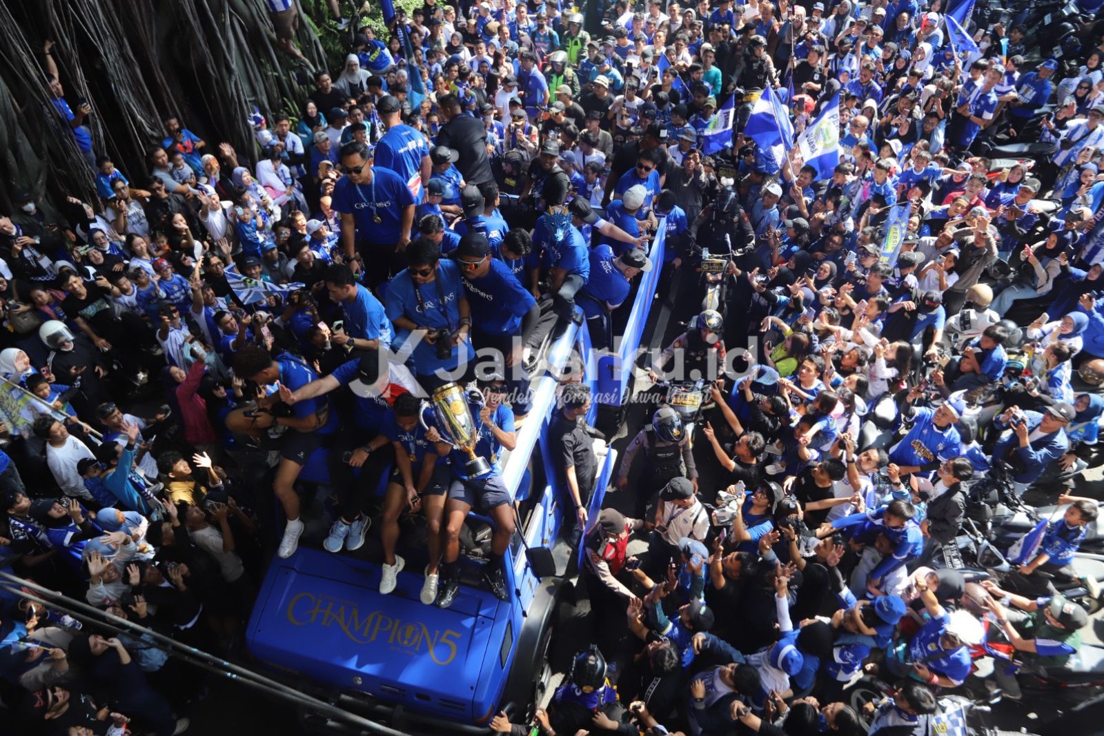 PERSIB JUARA (5)