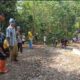 Bertahun-tahun Rusak, Warga Tiga Desa Patungan Cor Beton Jalan Kabupaten di Tanjakan Pasirdengklok