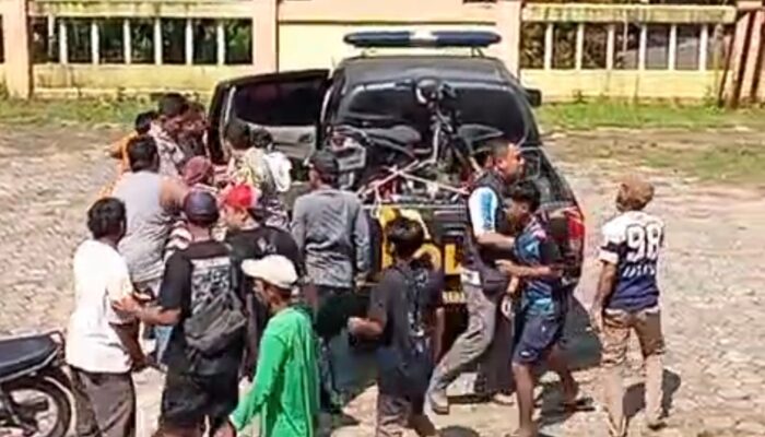 Nyaris Jadi Bulan-bulanan Massa, Terduga Pencuri Diamankan Polisi di Ujunggenteng