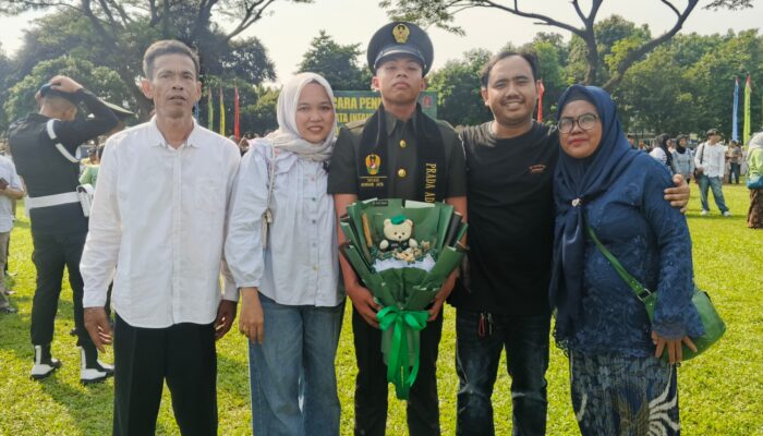 Air Mata Haru Warnai Pelantikan Adzir Mudzakir, Putra Cikangkung Kini Jadi Prajurit TNI AD