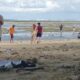 Pengunjung Pantai Tenda Biru Ujunggenteng Nikmati Panorama Pantai dan Hamparan Karang