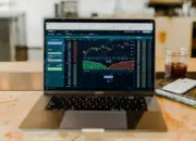 Wall Street Kompak Melemah, Imbal Hasil Obligasi AS dan Harga Minyak Jadi Tekanan