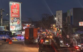 Masih Padat, Begini Penampakan Macet di Cibadak Malam Ini