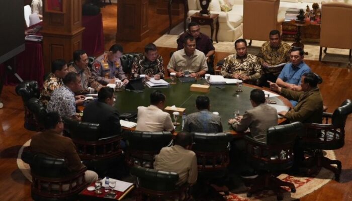 Prabowo Gelar Rapat Terbatas di Hambalang, Soroti Pendidikan hingga Stabilitas Nasional