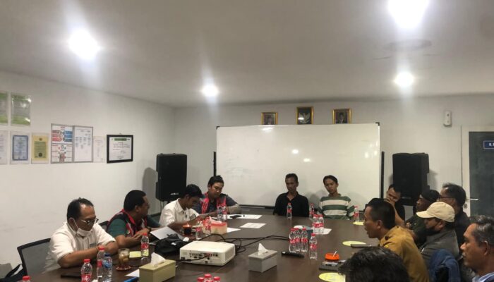 Jalan Rusak dan Debu Proyek Tol Bocimi Dikeluhkan, Pemdes Karangtengah Sepakati Aturan Truk Tanah