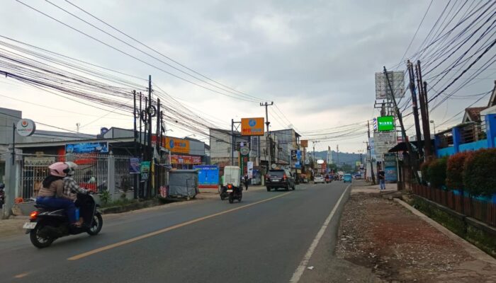Lalin Cibadak Ramai Lancar, Perlintasan Kereta di Segog Hingga Karangtengah Padat Merayap