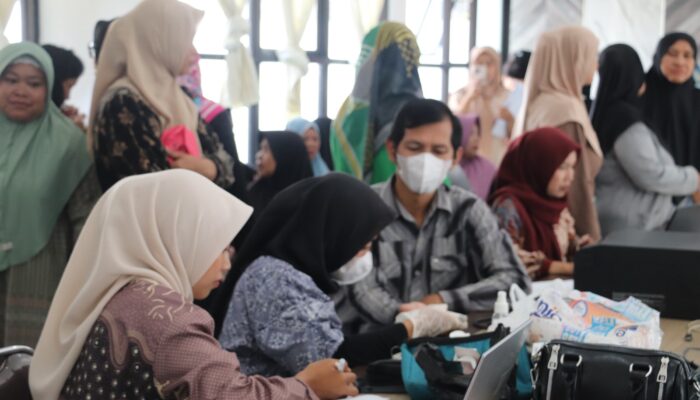 Ratusan Warga Serbu Cek Kesehatan Gratis di Pustu Cikondang, Dinkes Kota Sukabumi Perkuat Layanan Preventif