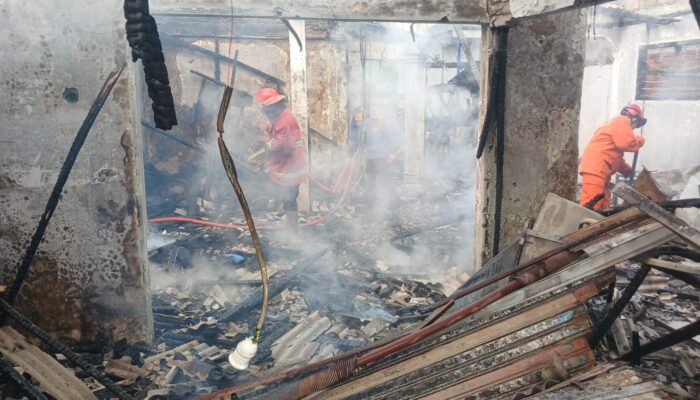 Gegara Gas Bocor, Kios Ayam Geprek di Cikembar Sukabumi Ludes Terbakar