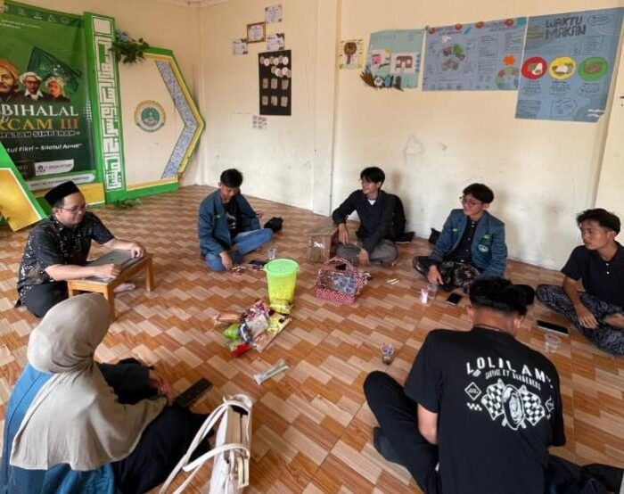 Suasana rapat koordinasi Pengurus Anak Cabang IPNU Kecamatan Simpenan, Kabupaten Sukabumi dalam rangka persiapan kegiatan Masa Kesetiaan Anggota (MAKESTA) II, Kamis (07/05/2026).
