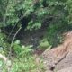 Sebuah truk mengalami terjun ke jurang di kawasan Tanjakan Cisarakan, Palabuhanratu, Kabupaten Sukabumi, hingga kini belum dievakuasi, Senin siang (11/5/2026).