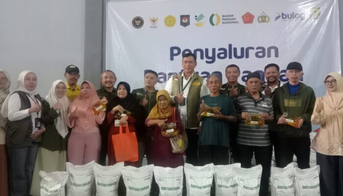 574 Warga Desa Cisaat Sukabumi Terima Bantuan Pangan Presiden untuk Maret-April 2026