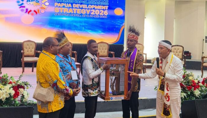 Masyarakat Adat Korowai Titip Pesan Pelestarian Hutan Papua kepada Dedi Mulyadi