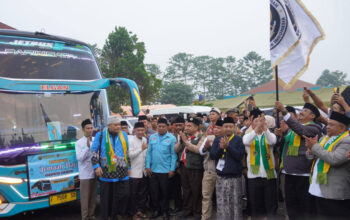 Wali Kota dan Bupati Titip Doa, 80 Jemaah Calon Haji Sukabumi Diberangkatkan