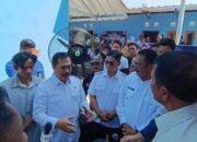 Menteri IMIPAS Serahkan Bantuan Bedah Rumah dan Renovasi Masjid di Warungkiara