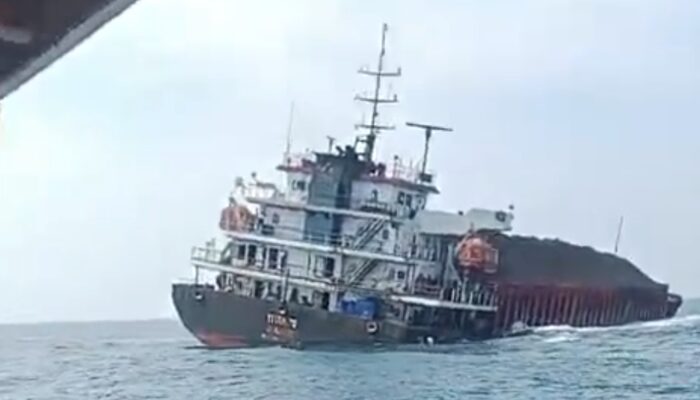 Kapal Bermuatan Batu Bara Karam di Perairan Cibuni Tegalbuleud, 16 ABK dan Nahkoda Selamat