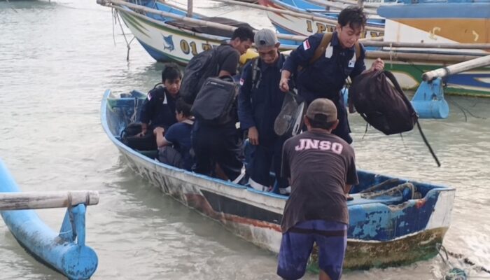 Kebocoran Lambung Kapal Diduga Jadi Penyebab  Kapal Titan 70 Karam di Perairan Cibuni Tegalbuleud 