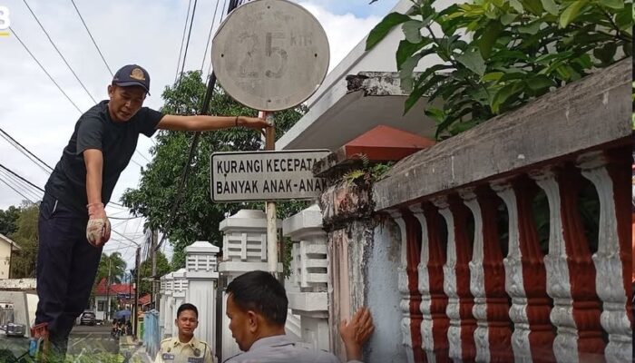 Kurangi Risiko Kecelakaan, Dishub Kota Sukabumi Perbaiki Fasilitas Lalu Lintas di Babakan Sirna