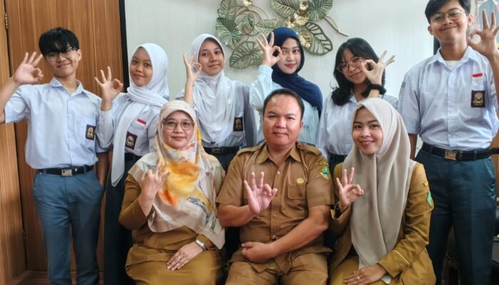SMAN 3 Sukabumi Kembali Juara Debat, Siap Wakili Kota ke Tingkat Provinsi