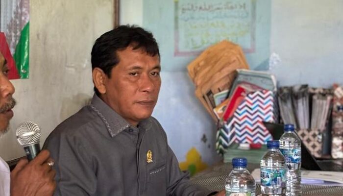 Warga Warungkiara Keluhkan Jalan Rusak dan Kondisi Sekolah, Junajah Jajah Janji Perjuangkan