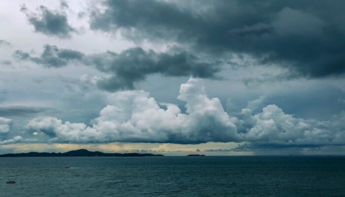 Waspada Hujan Siang-Sore, Ini Prakiraan Cuaca Sukabumi Hari Ini