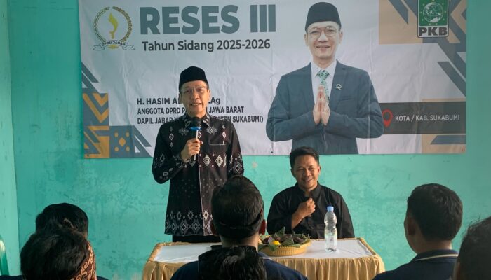 Di Kalapanunggal, Hasim Adnan Tampung Keluhan Jalan Rusak hingga Kesejahteraan Guru Ngaji