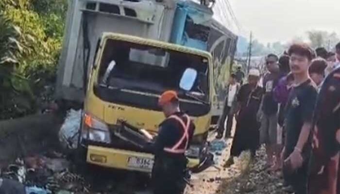Truk Tersambar KA Pangrango di Perlintasan Alternatif Nagrak, Pemotor Tewas di Tempat