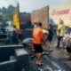 Truk Muatan Gantungan Baju Terbakar di Pamuruyan Cibadak Sukabumi