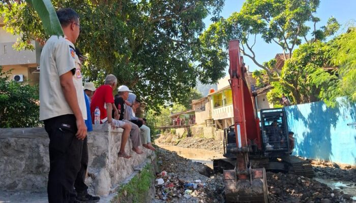 Minimalisir Potensi Banjir, Sungai Cipalabuan Palabuhanratu Dinormalisasi